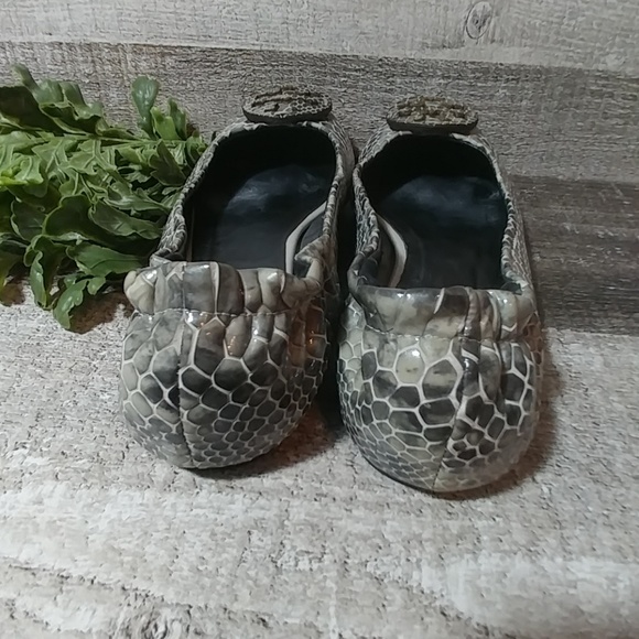 Tori Burch green crocodile ballet flats - Picture 2 of 11